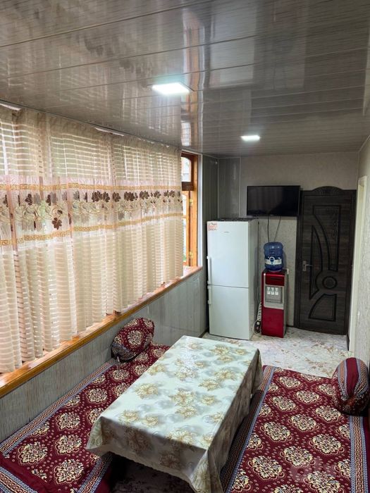 Chirchiq shahri 3-mkrda 2 xonali uy sotiladi barcha sharoitlari bor