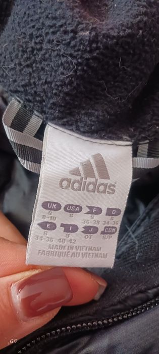 Оригинално яке Адидас S  размер  с гъби пух