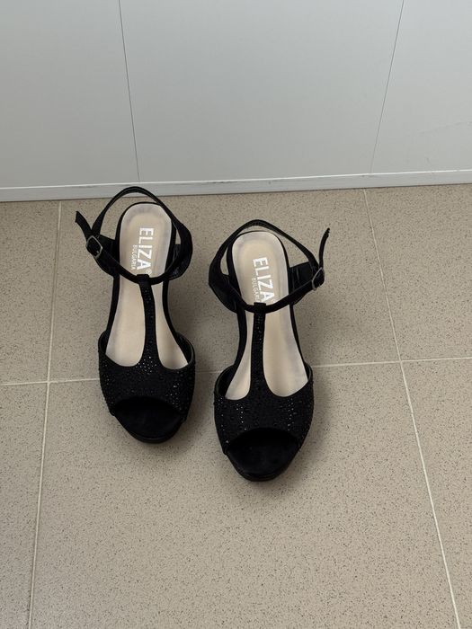 Официални черни обувки на платформа с камъчета 37 номер велур