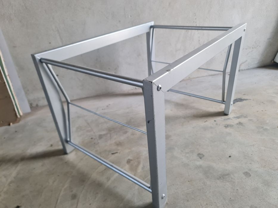 Vind măsuță metalica