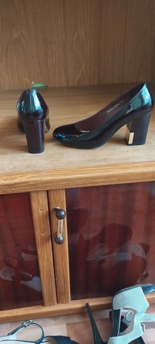 Продаю летнюю обувь