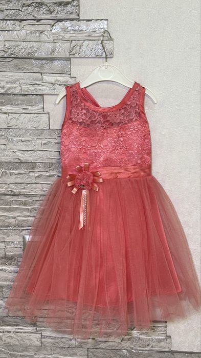 Нарядное платье для девочки