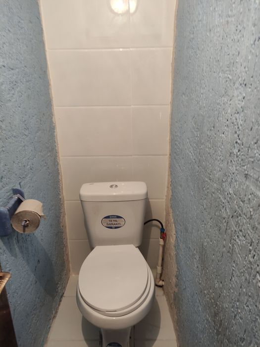 Дом сатилади тахиатош 64 кв 2 Чи этож 3 комната  300 мил