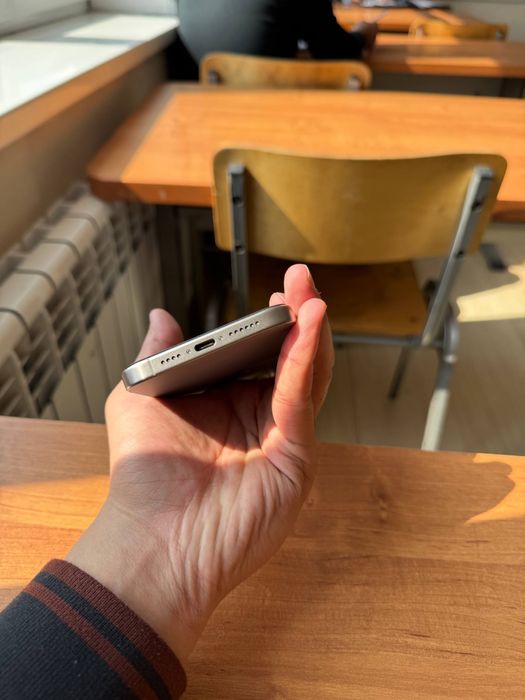 Iphone 15 pro max simkartali sotiladi srochno