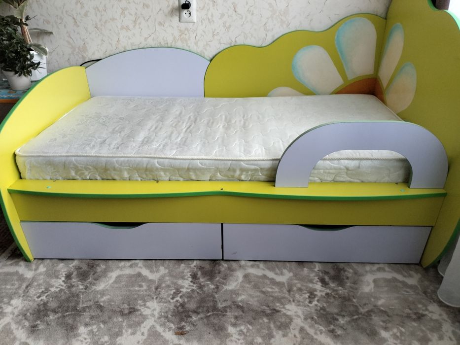 Продам детскую кровать 160/80