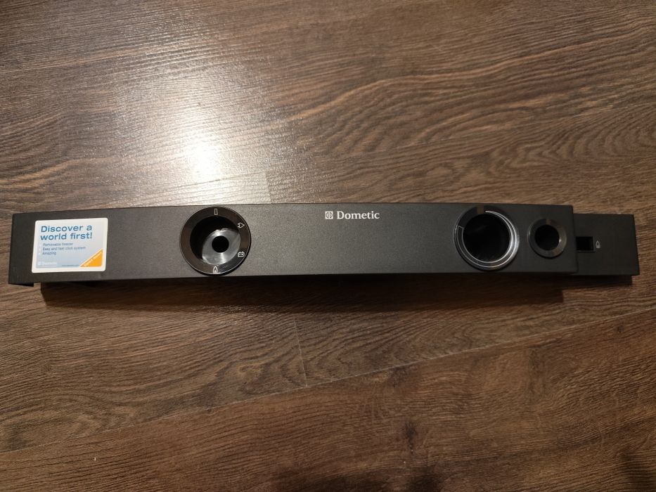 Хладилник за каравана на газ/12 и 220 волтаDometic RML 8550