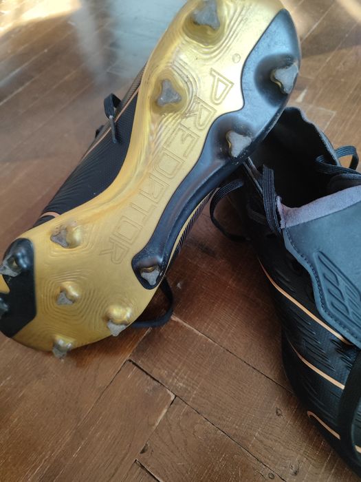 Футболни обувки Adidas predator