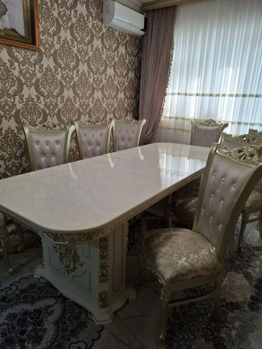 СРОЧНО ПРОДАЮ стол и стулья!