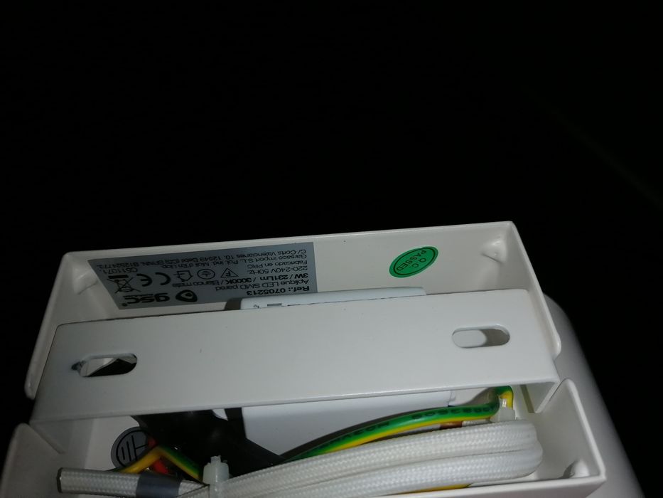 Дизайнерско стенно LED осветително тяло