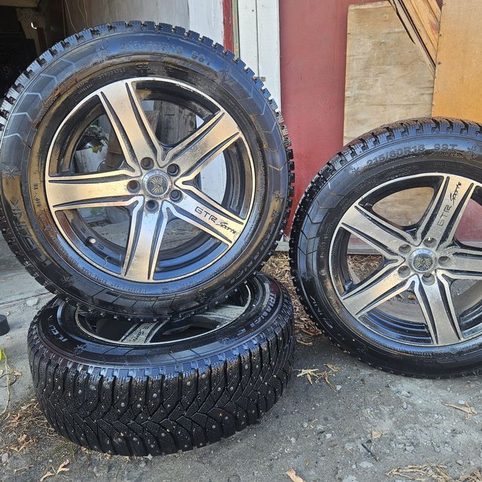 Комплект зимних шин с лисками
