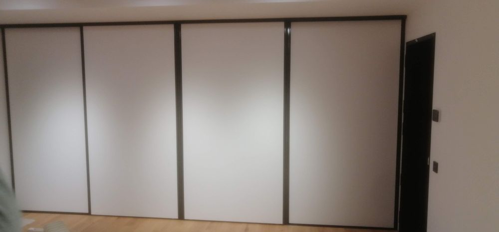 Persoana fizica ofer servicii de montaj mobilier și plase de țânțari