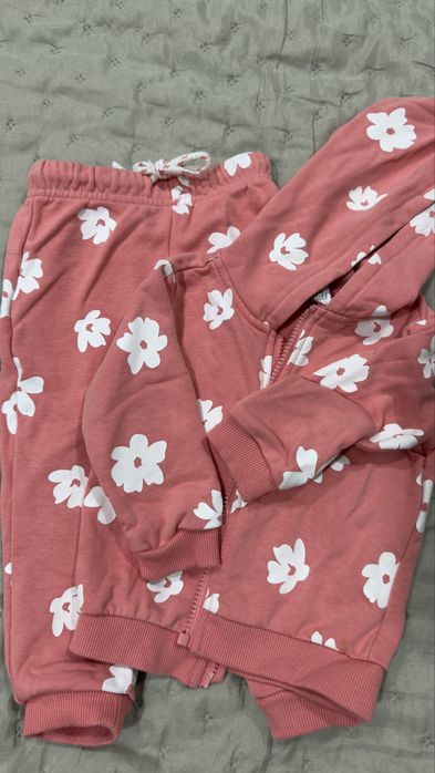 Продам пакет вещей на девочку