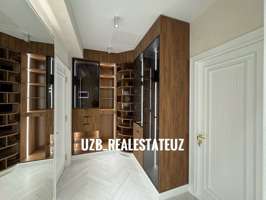 Ор-р: Циолковский, Ул.Салом Продается Новый Дом 3.соток 390м2 5.комнат