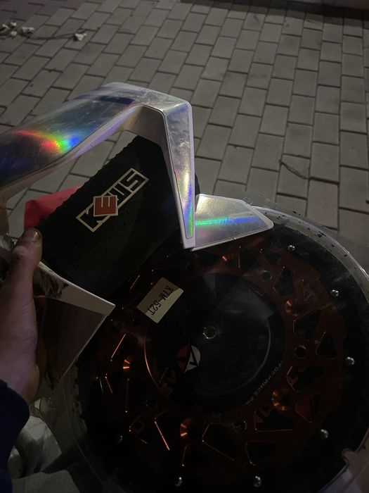 Продам Avantis A7 lux