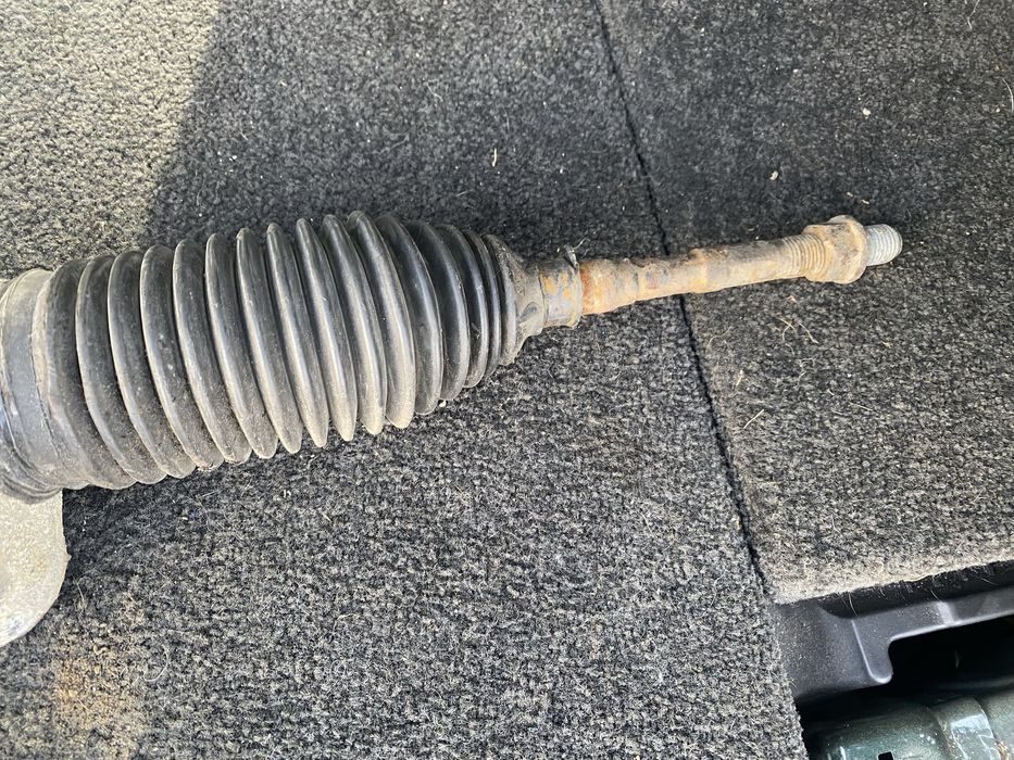 Кормилна рейка yaris 06-11 XP90