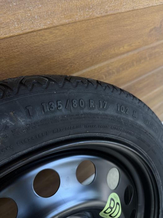 ЧИСТО НОВА Патерица Continenal 135/80/17 за BMW