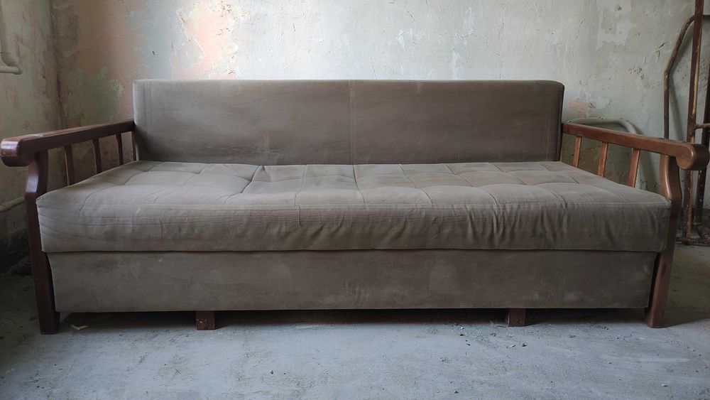 Срочно сотилади: Диван