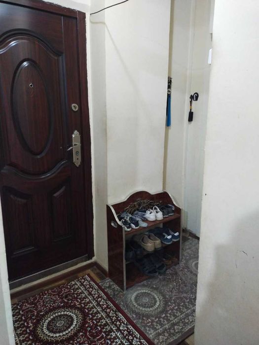 1-xonali ko'p qavatli uy sotiladi