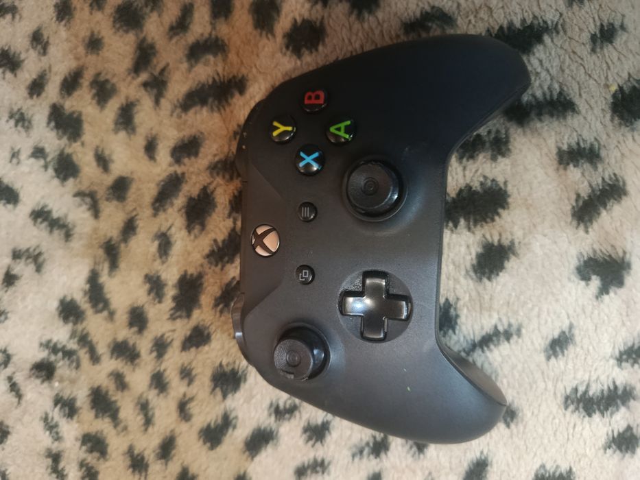 Ps 4 maneta , Xbox oan manete si josticuri