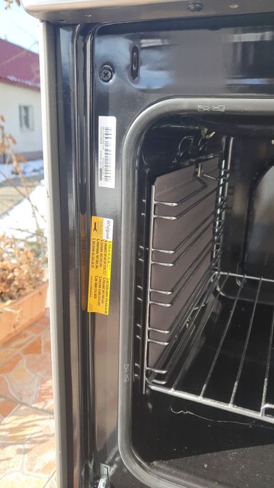 Aragaz nou Whirlpool 4 zone de gatit, Electric, Autocuratare