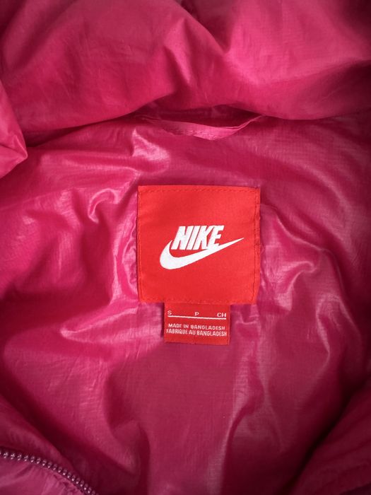 Nike дамски якета - оргинални в ярко червено и лилаво