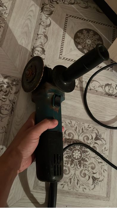 продам болгарку Макиту
