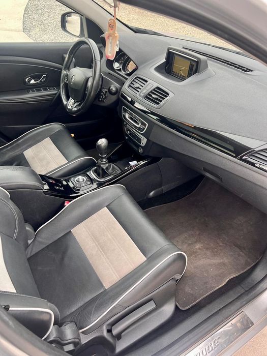 Renault Megane RENAULT MEGANE GRANDTOUR 1.5dci BOSE EDITION 110 aproape full option