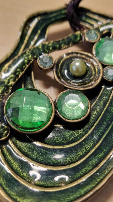 Amuleta Colier Talisman Pandantiv Bijuterie rara verde lucrata manual