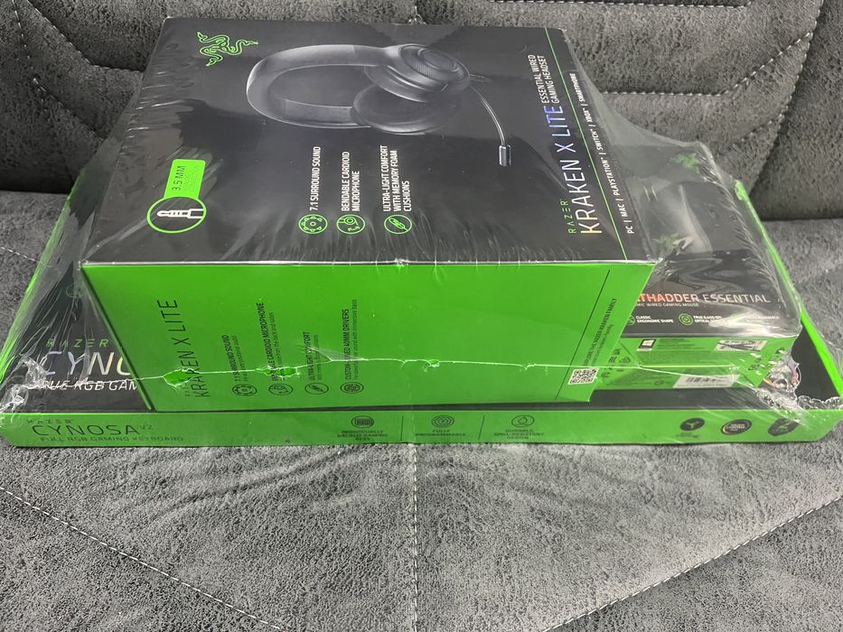 Профессиональная клавиатура мышка и наушники. От фирмы Razer.