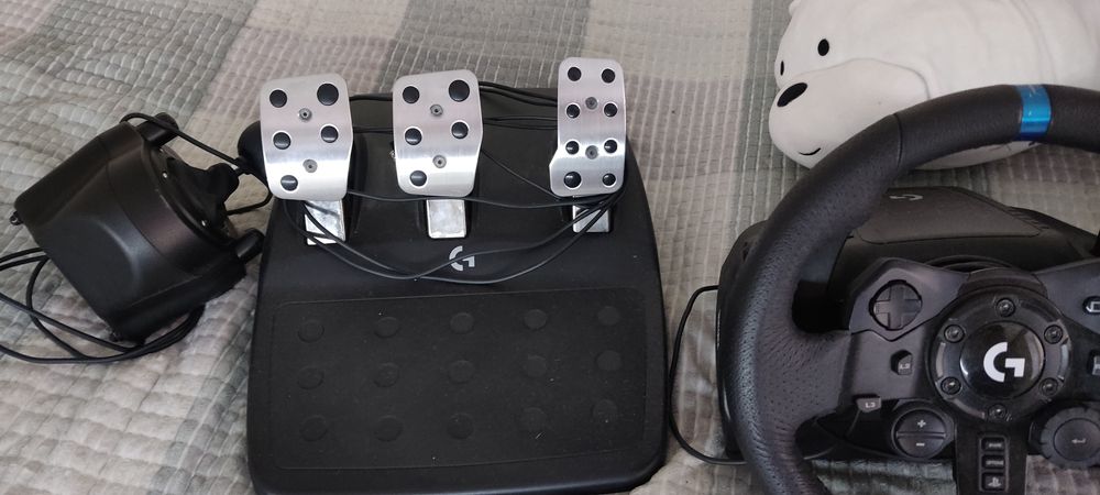 Игровой контроллер Logitech G923