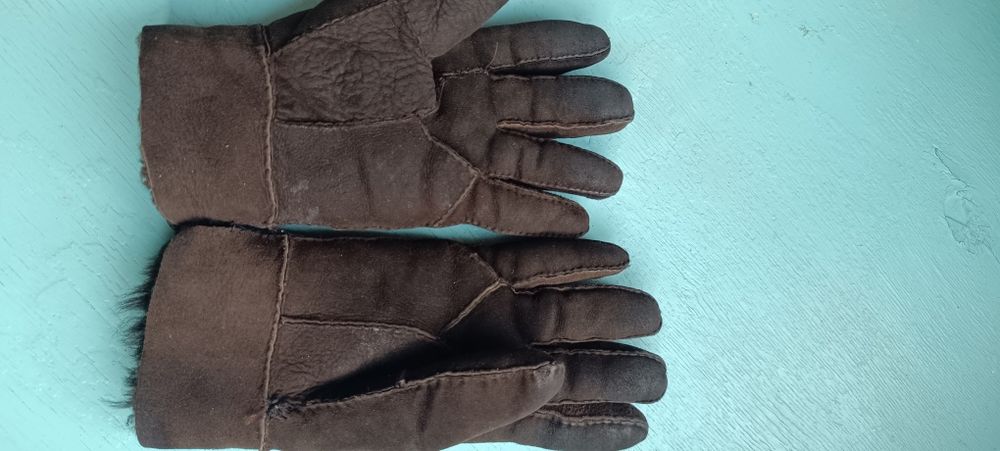 Продам женскии теплый перчатка.