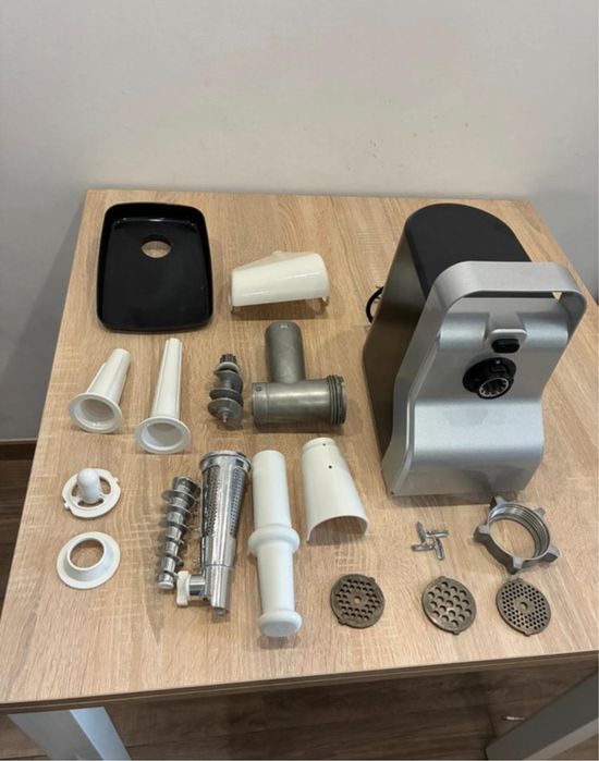 masina de tocat electrica Heinner