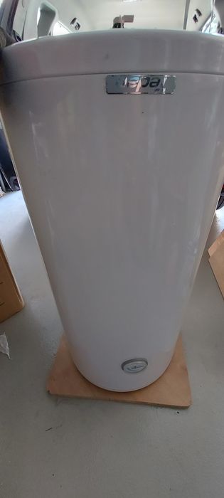 Бойлер с обем 80л.