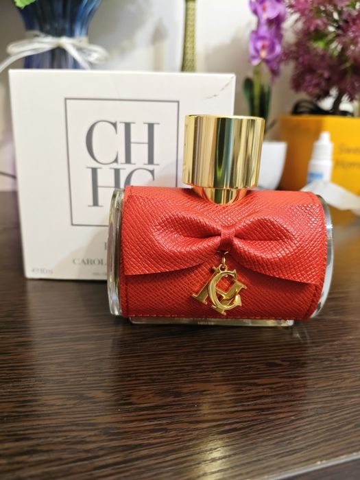 женский парфюм Carolina Herrera CH privee