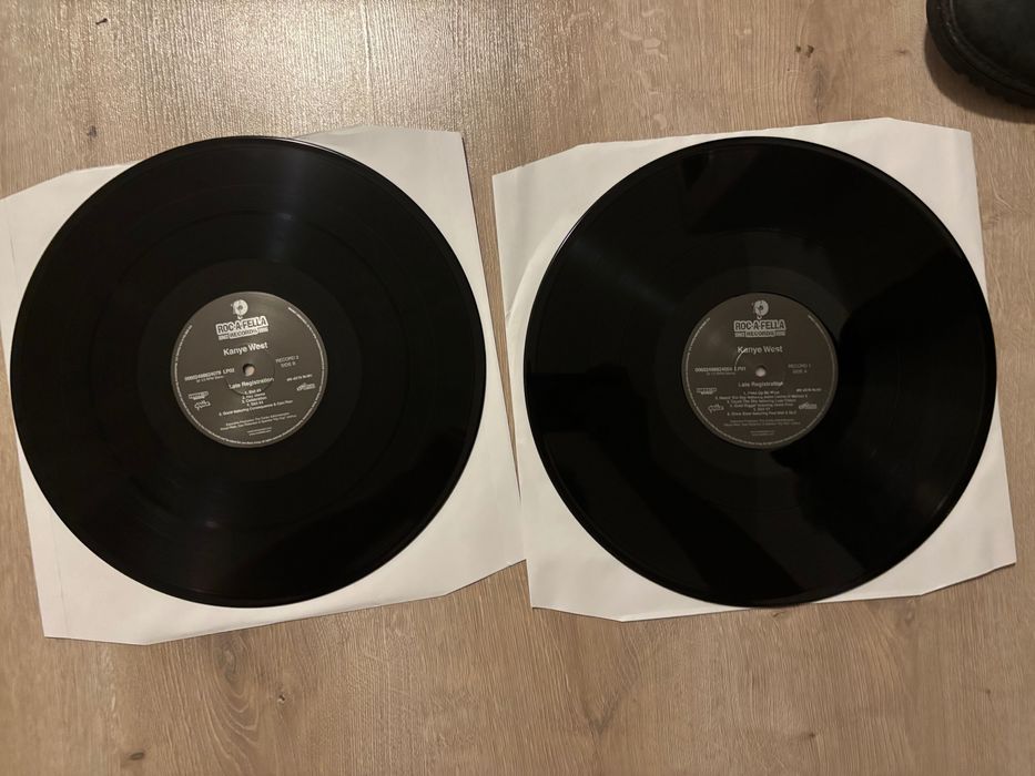 Lot Vinyluri Kanye West si 21 Savage