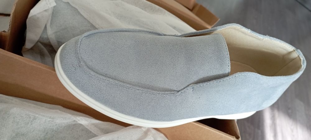 Продам лоферы новые