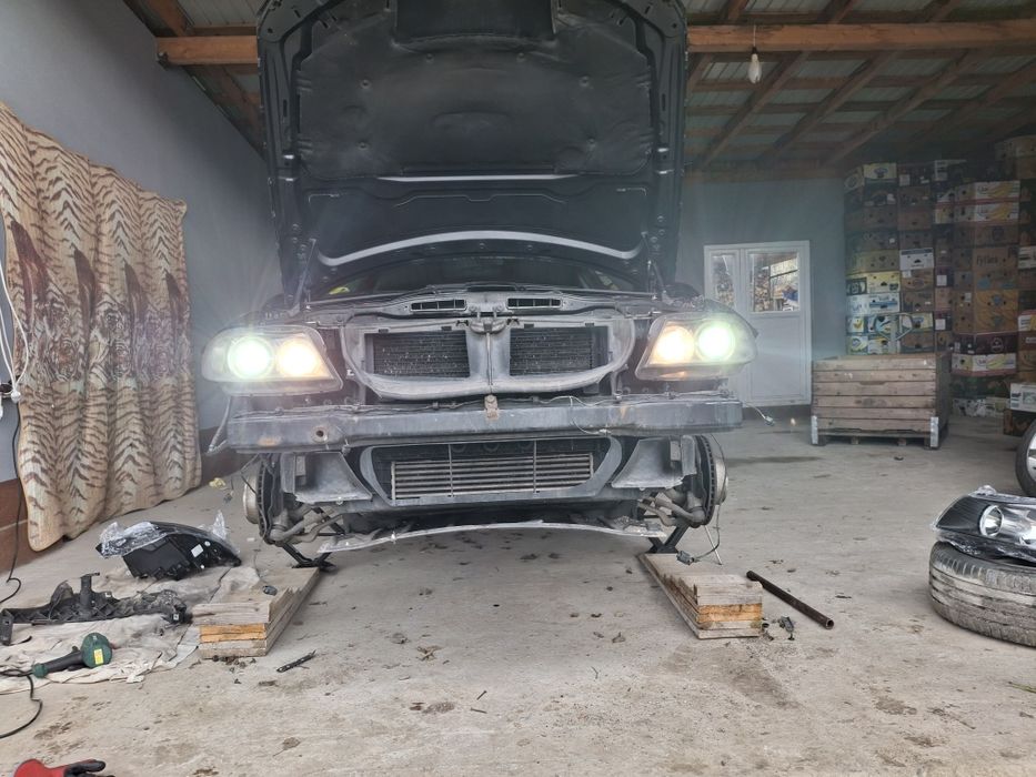 Vând Faruri seria 3 E 90