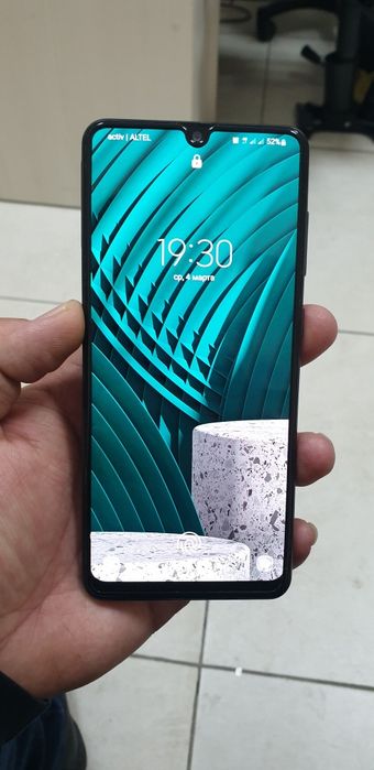 Продам Samsung A31, 4/64