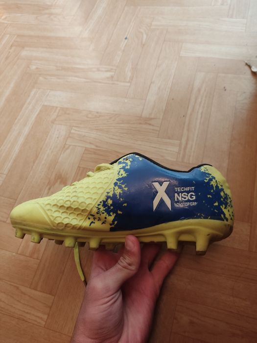 Продаю оригиналые бутсы