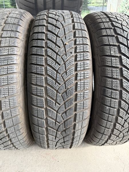 225/65/17 GOODYEAR 4бр