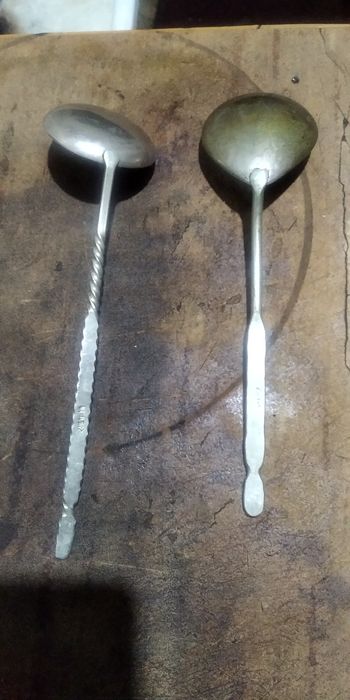 Мельхиоровые ложки, редкий экземпляр цена 100у.е. за обе