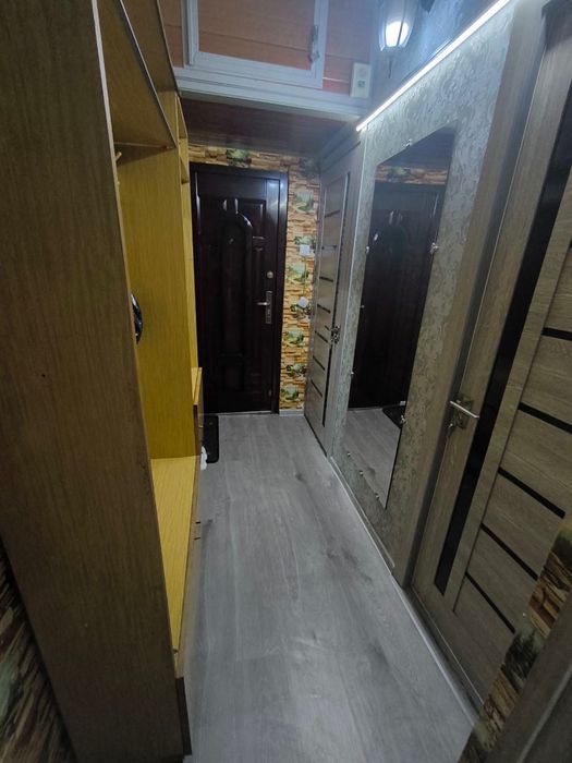 Продается Юнусабад-8 2/4/4