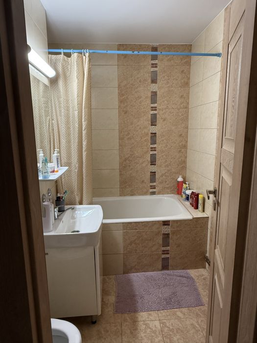Caut colega de apartament