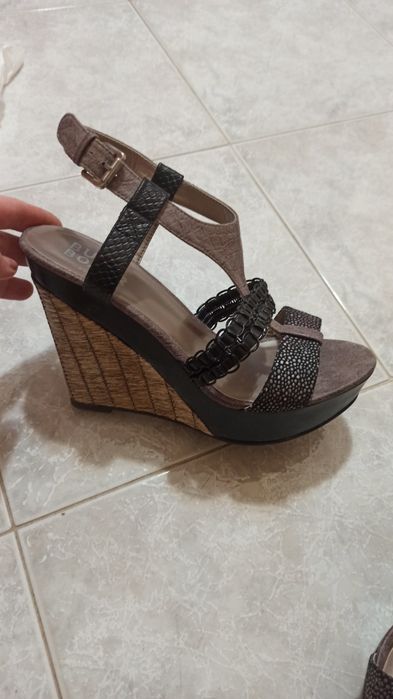 Дамски сандали на платформа