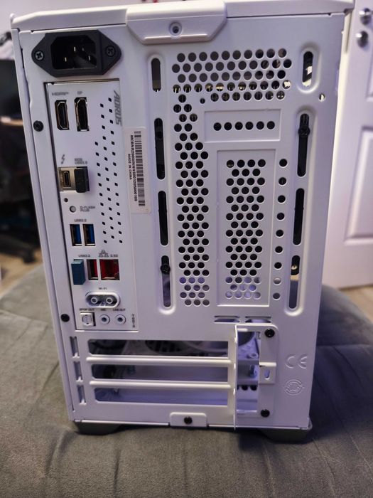 Carcasa mITX Cooler Master MASTERBOX NR200