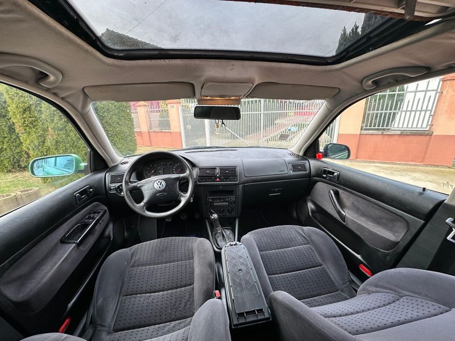 Golf 4 1.4 benzina an 2000 unic proprietar acte la zi fiscal pe loc