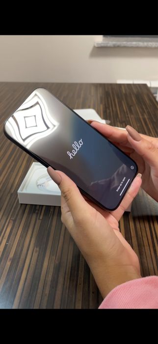 Продаю Iphone 16 pro