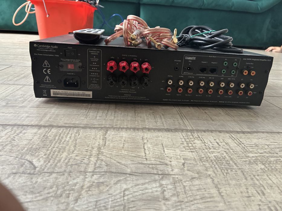 Boxe Wharfedale Diamond 11.3+amplificator cambridge  azur640A V2