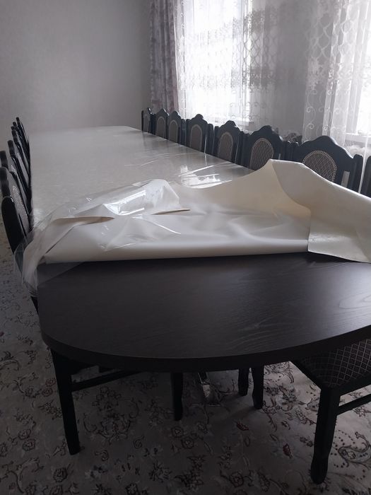 Стол и стулья новый