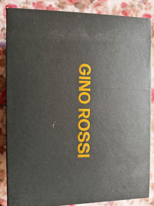 Обувки Guess, Karl Lagerfeld, Michael Cors, Jino Rossi